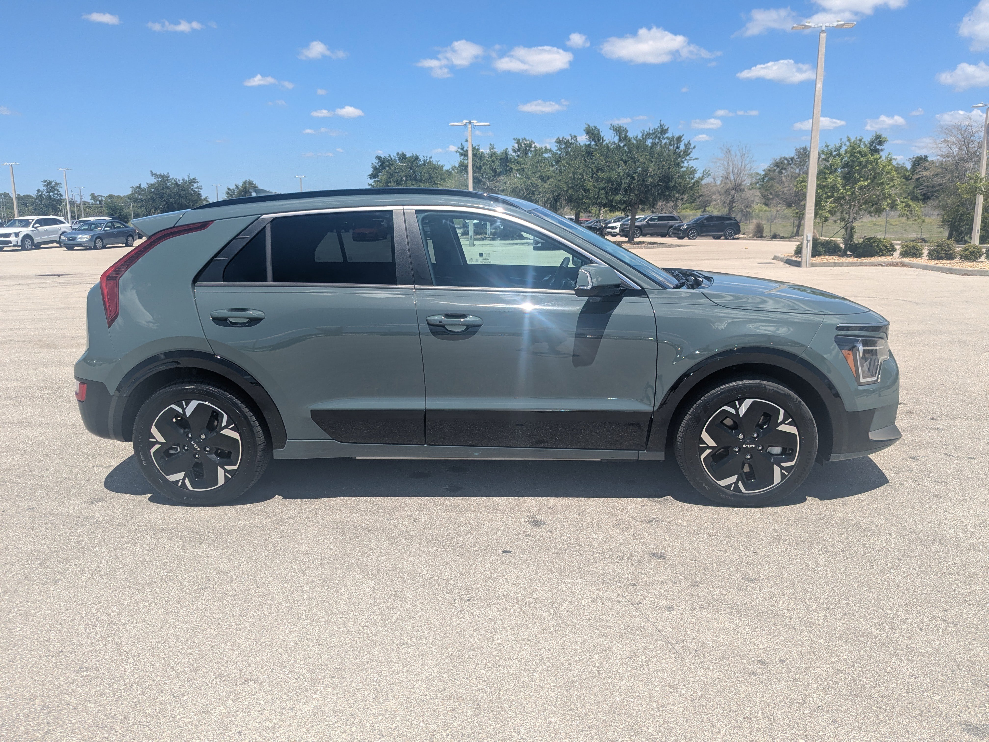 Used 2023 Kia Niro Wind w/ Wind Preserve Package image 4