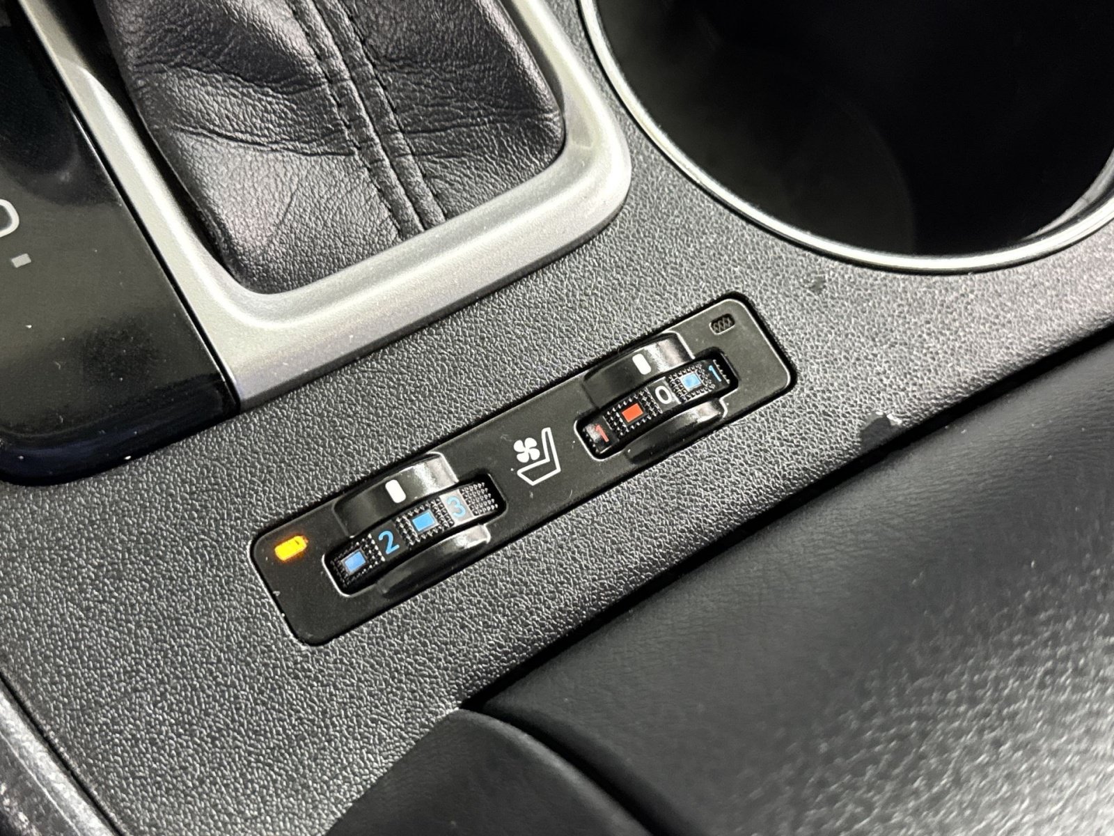 Used 2015 Toyota Highlander Limited AWD/4WD image 46