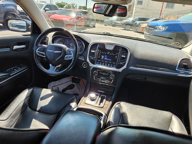 Used 2018 Chrysler 300 Limited AWD/4WD image 5