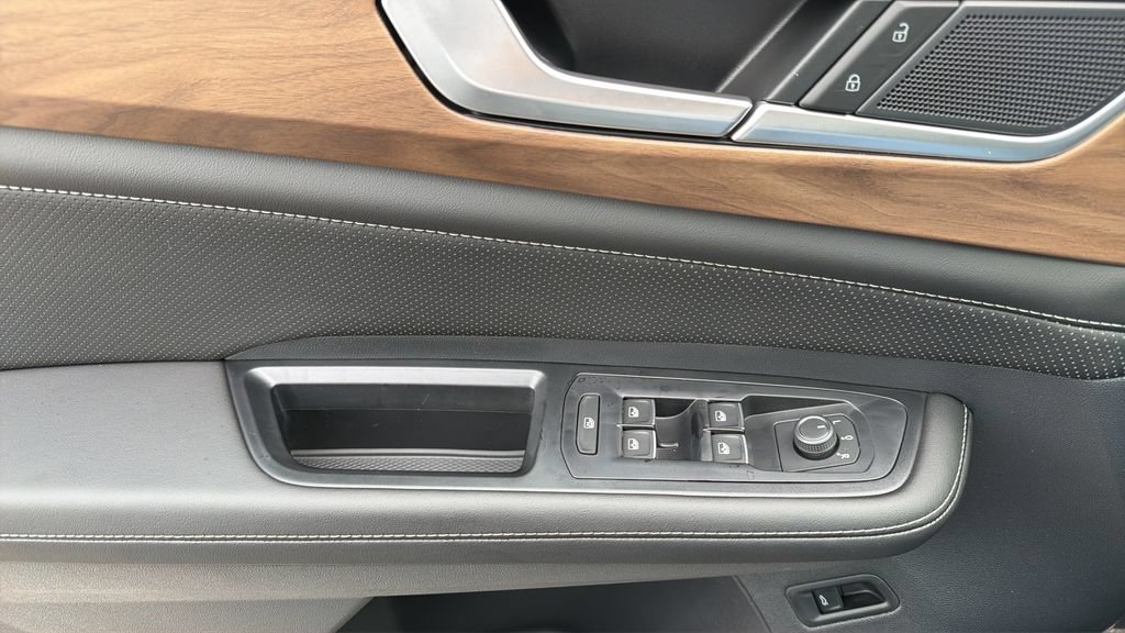 New 2026 Volkswagen Atlas SE FWD image 22