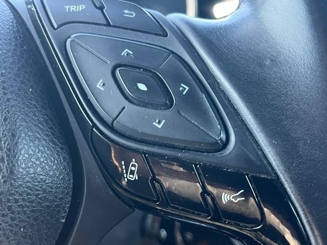 Used 2018 Toyota C-HR XLE FWD image 14