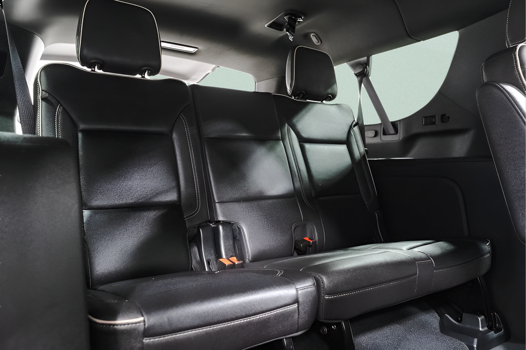 Used 2023 Chevrolet Suburban Premier AWD/4WD image 35