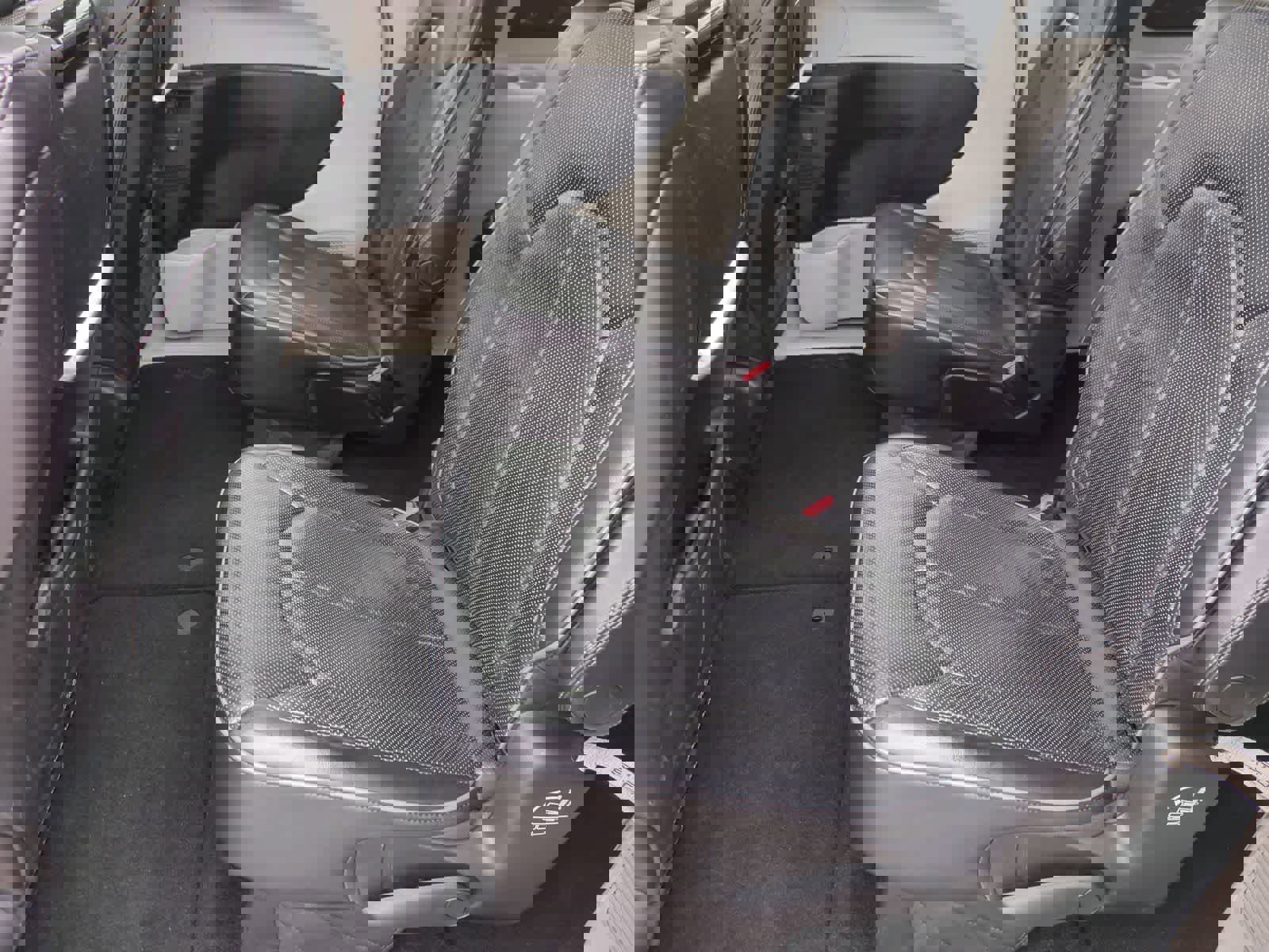 Used 2018 Chrysler Pacifica Limited w/ Tire & Wheel Group FWD image 19