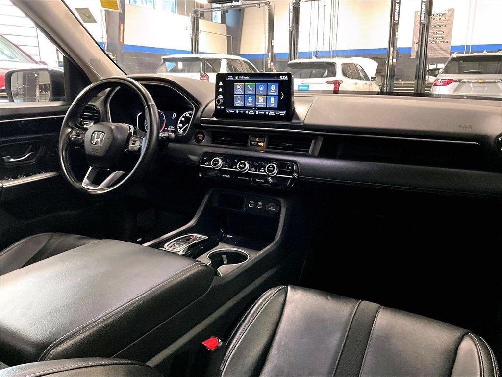 Used 2025 Honda Pilot EX-L image 14