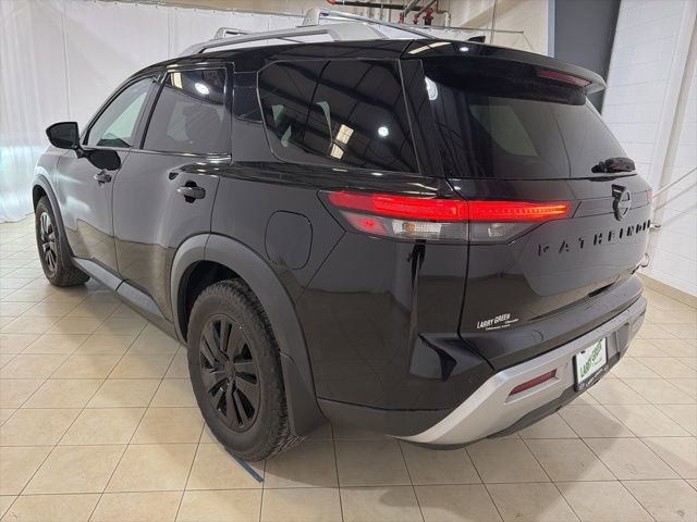 Used 2022 Nissan Pathfinder SL w/ SL Black Package image 3