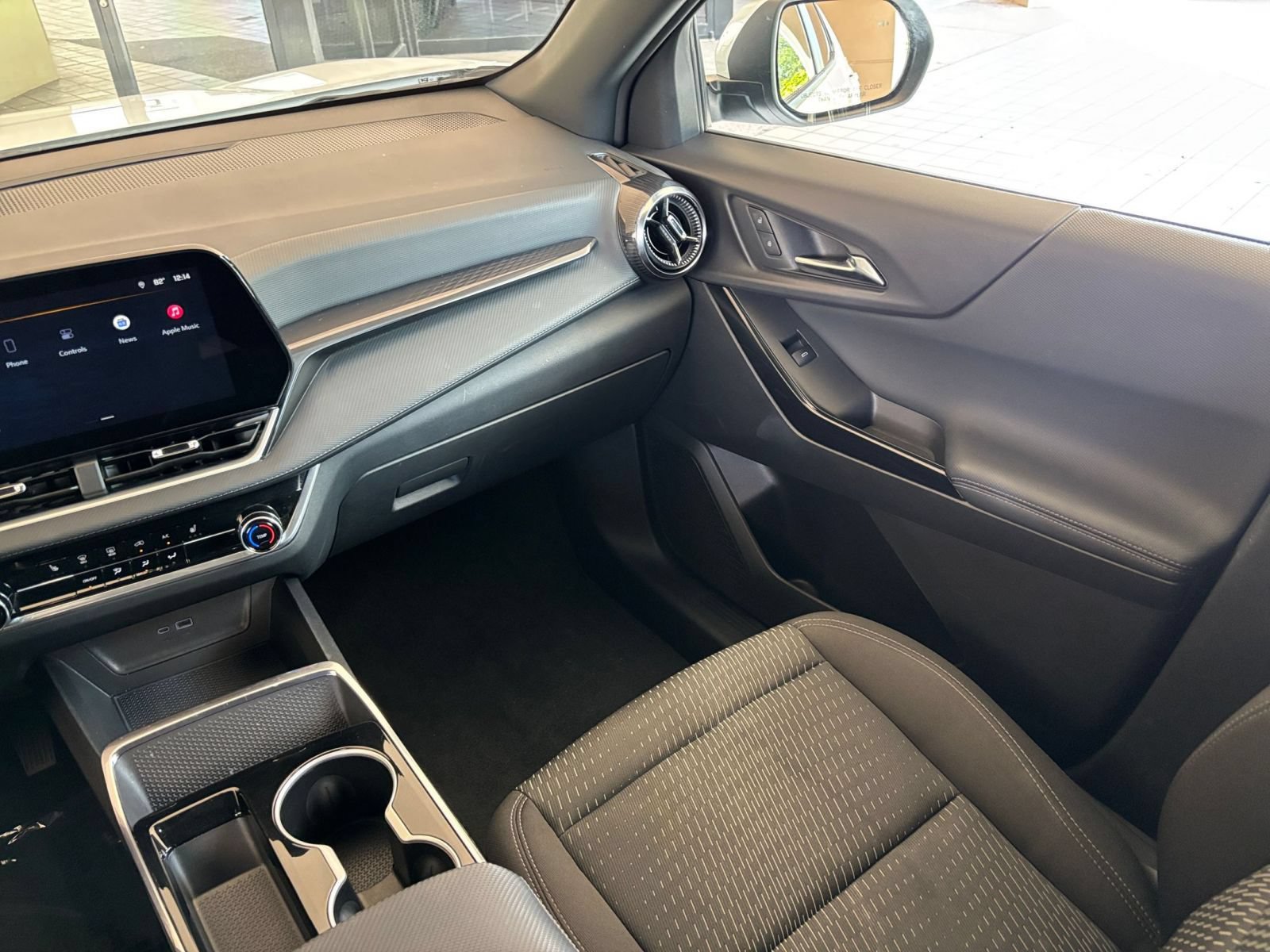 Used 2025 Chevrolet Equinox LT FWD image 37