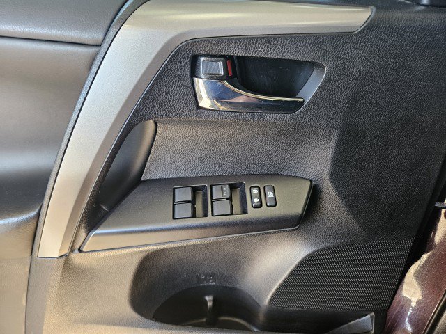 Used 2018 Toyota RAV4 XLE AWD/4WD image 29
