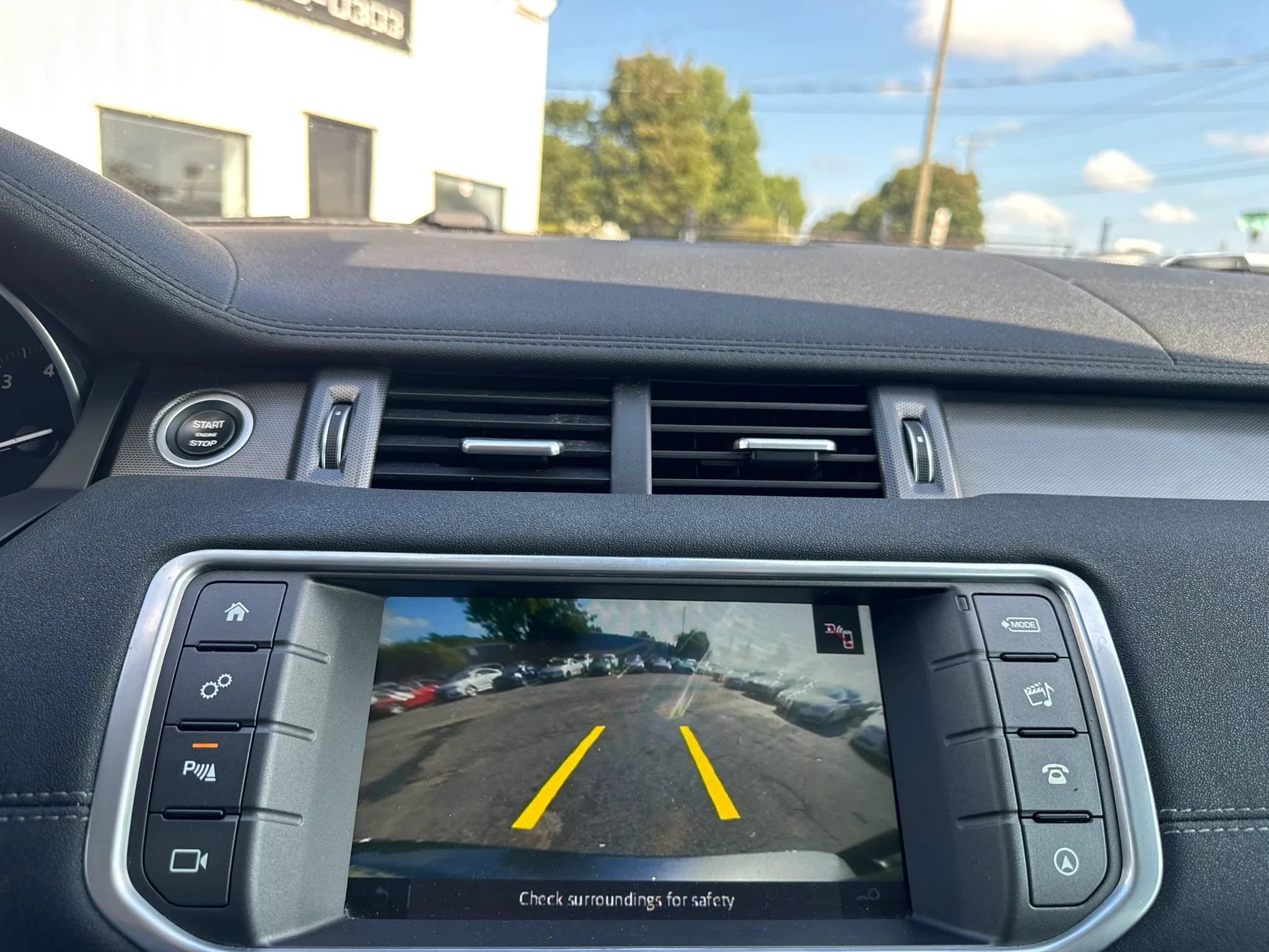 Used 2019 Land Rover Range Rover Evoque SE AWD/4WD image 19