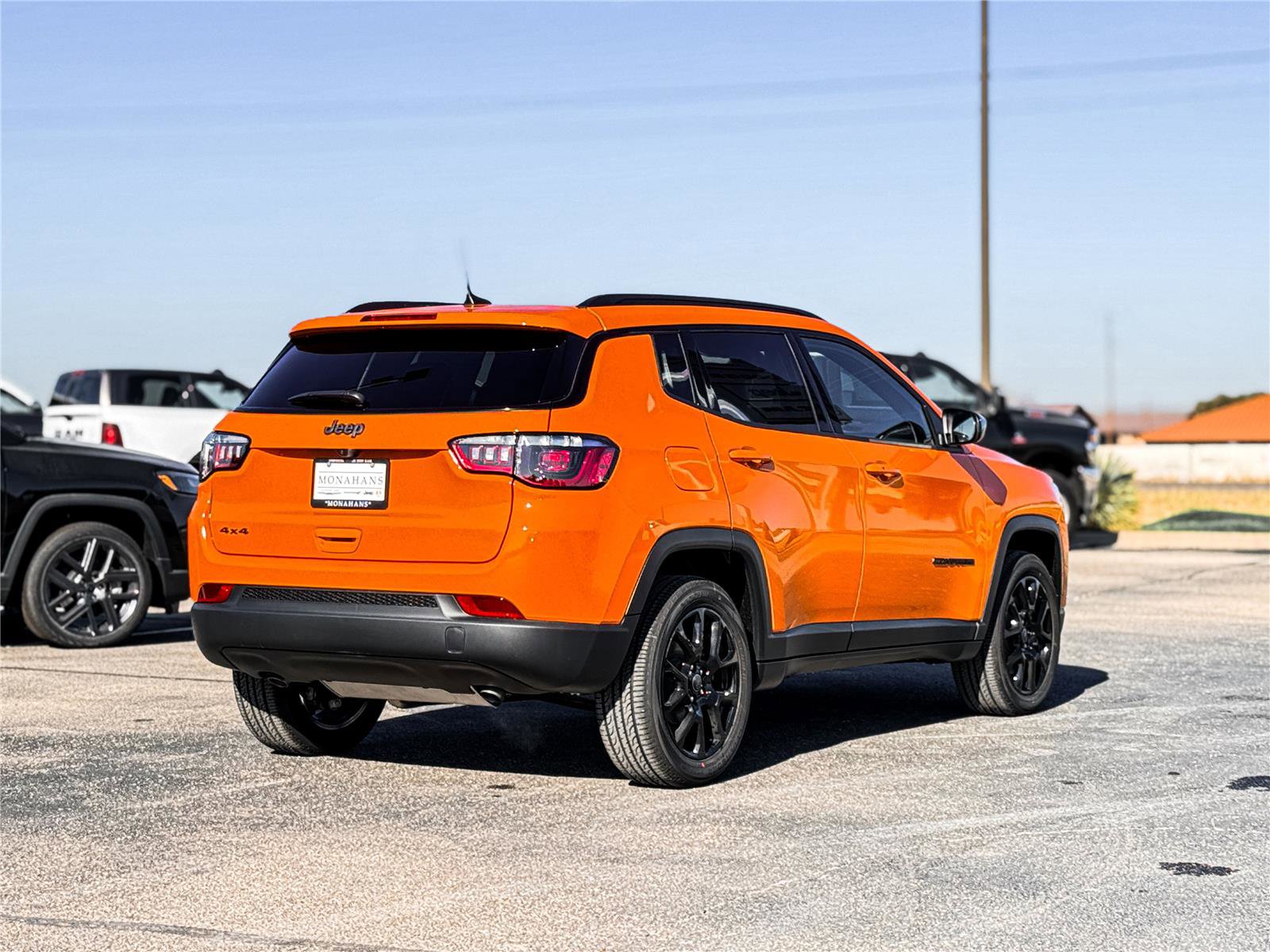 New 2026 Jeep Compass Latitude w/ Sun and Sound Group AWD/4WD image 5