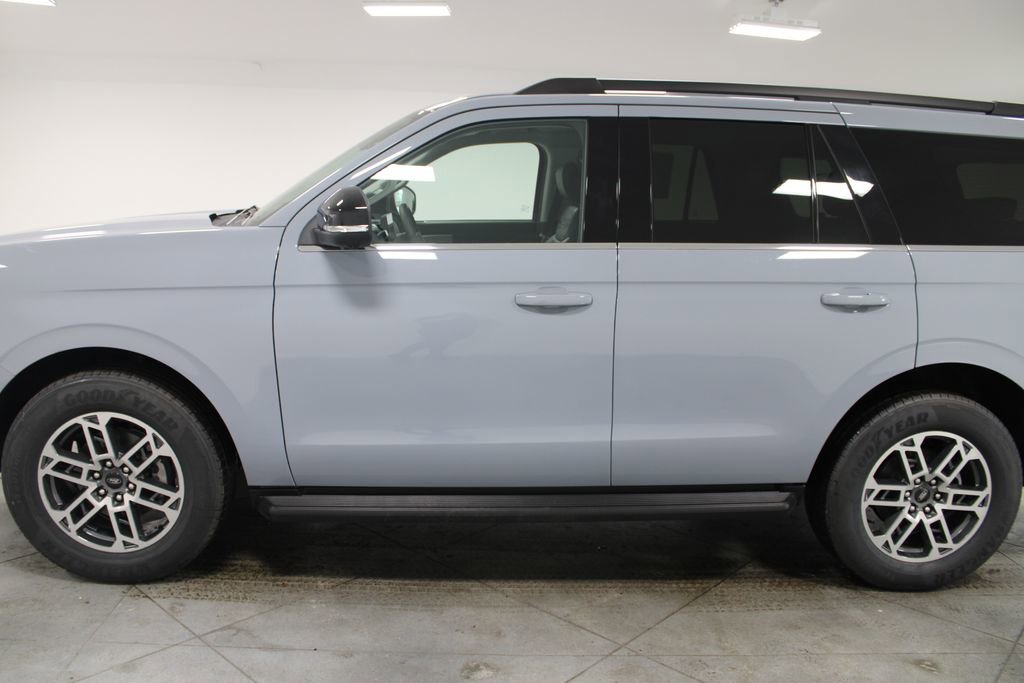 New 2026 Ford Expedition Active image 5