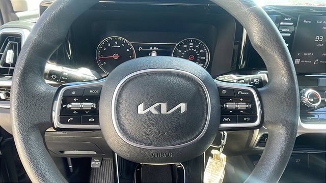 Used 2023 Kia Sorento LX FWD image 21