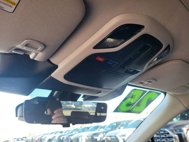 Used 2025 Subaru Outback Touring XT image 29