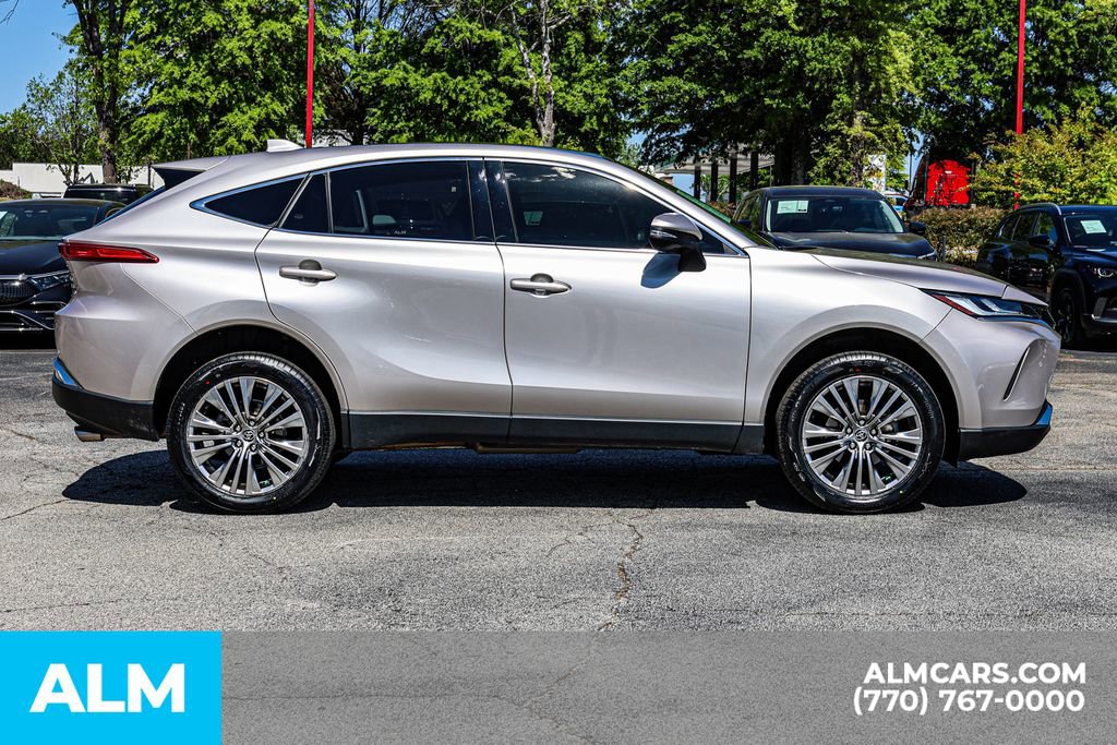 Used 2022 Toyota Venza Limited AWD/4WD image 10