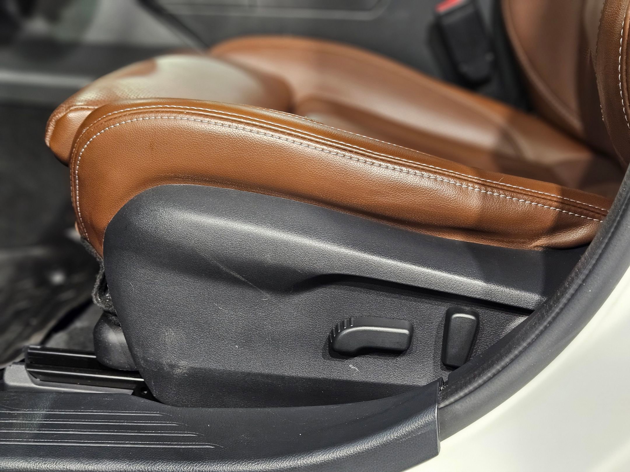 Used 2021 Subaru Outback Touring w/ Popular Package #2 image 24