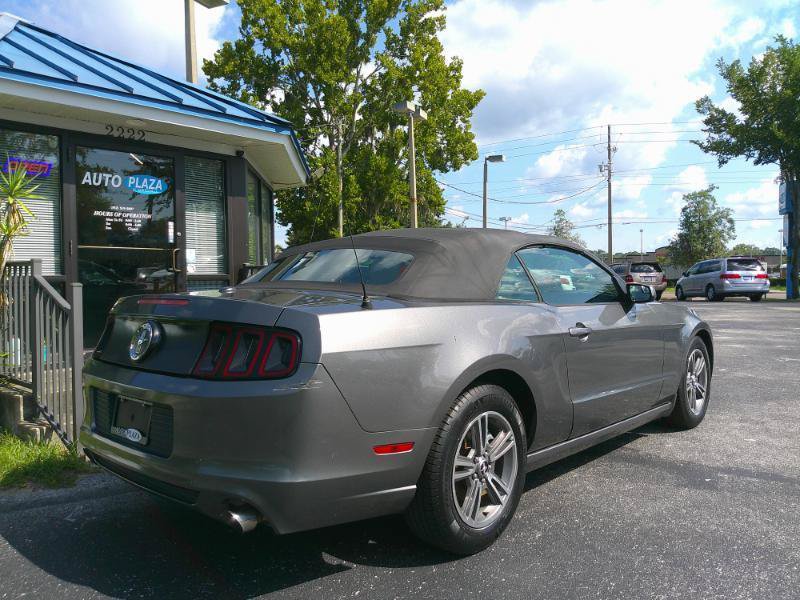 Used 2013 Ford Mustang Premium RWD image 5