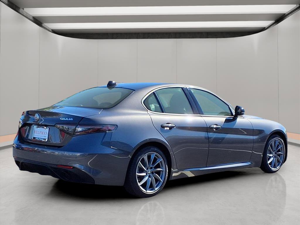 New 2025 Alfa Romeo Giulia image 7