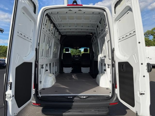 New 2026 Mercedes-Benz Sprinter 2500 image 11