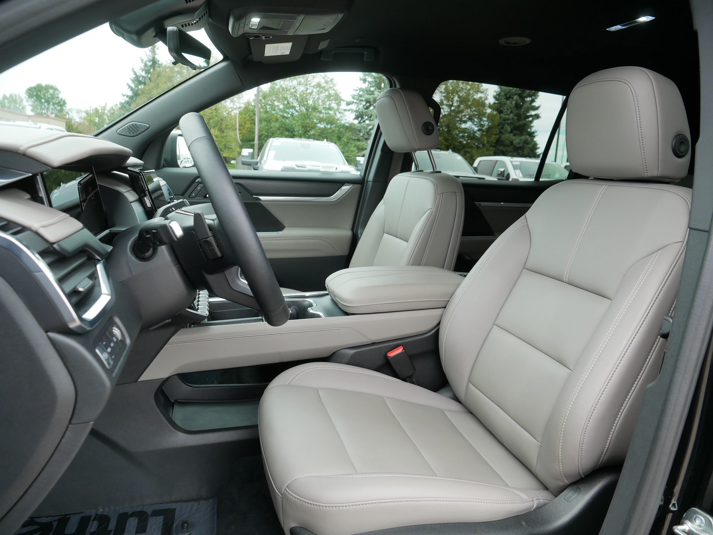 Used 2026 GMC Acadia Elevation w/ Elevation Premium Package AWD/4WD image 33