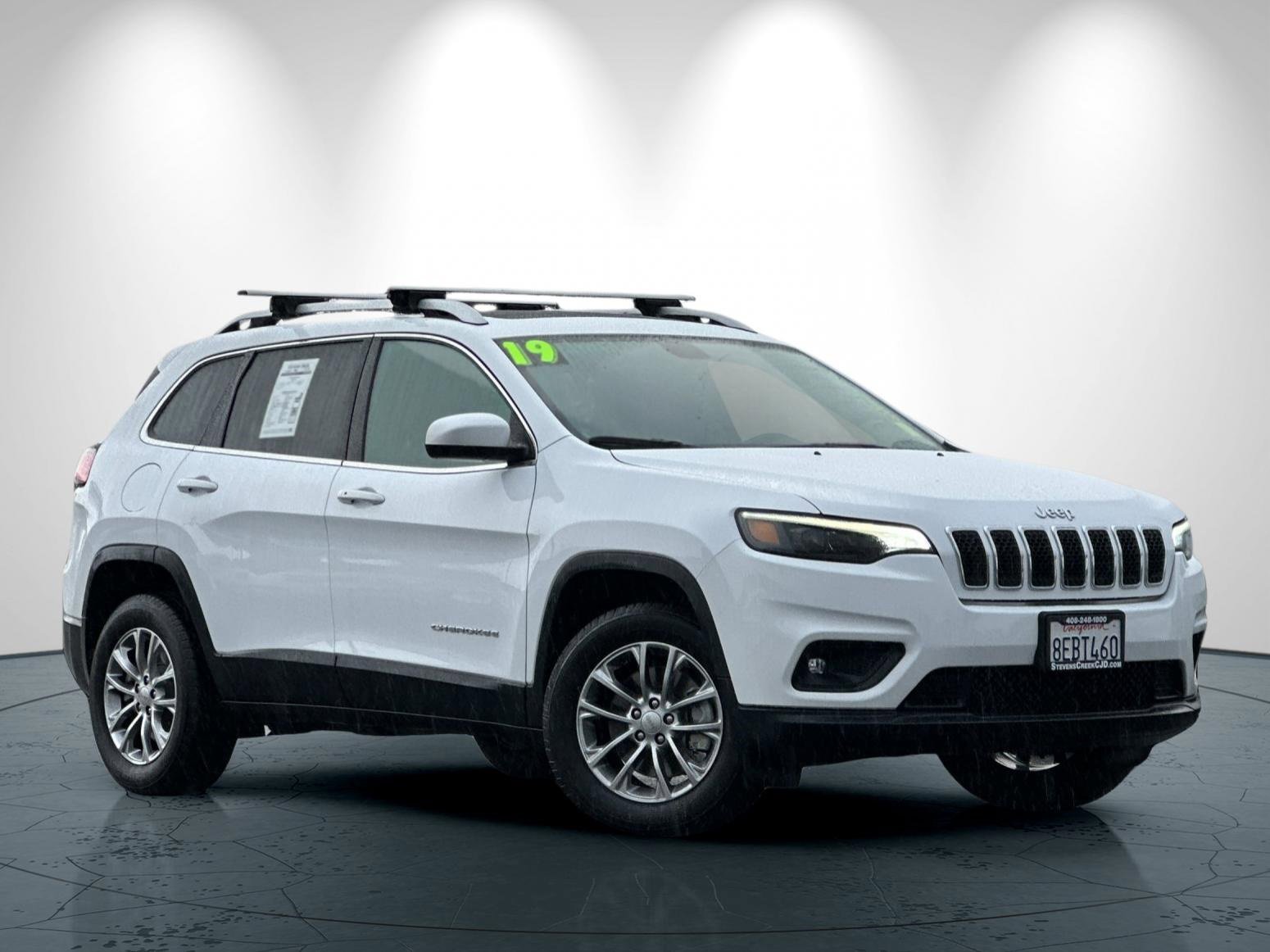 Used 2019 Jeep Cherokee Latitude Plus w/ Comfort/Convenience Group image 2