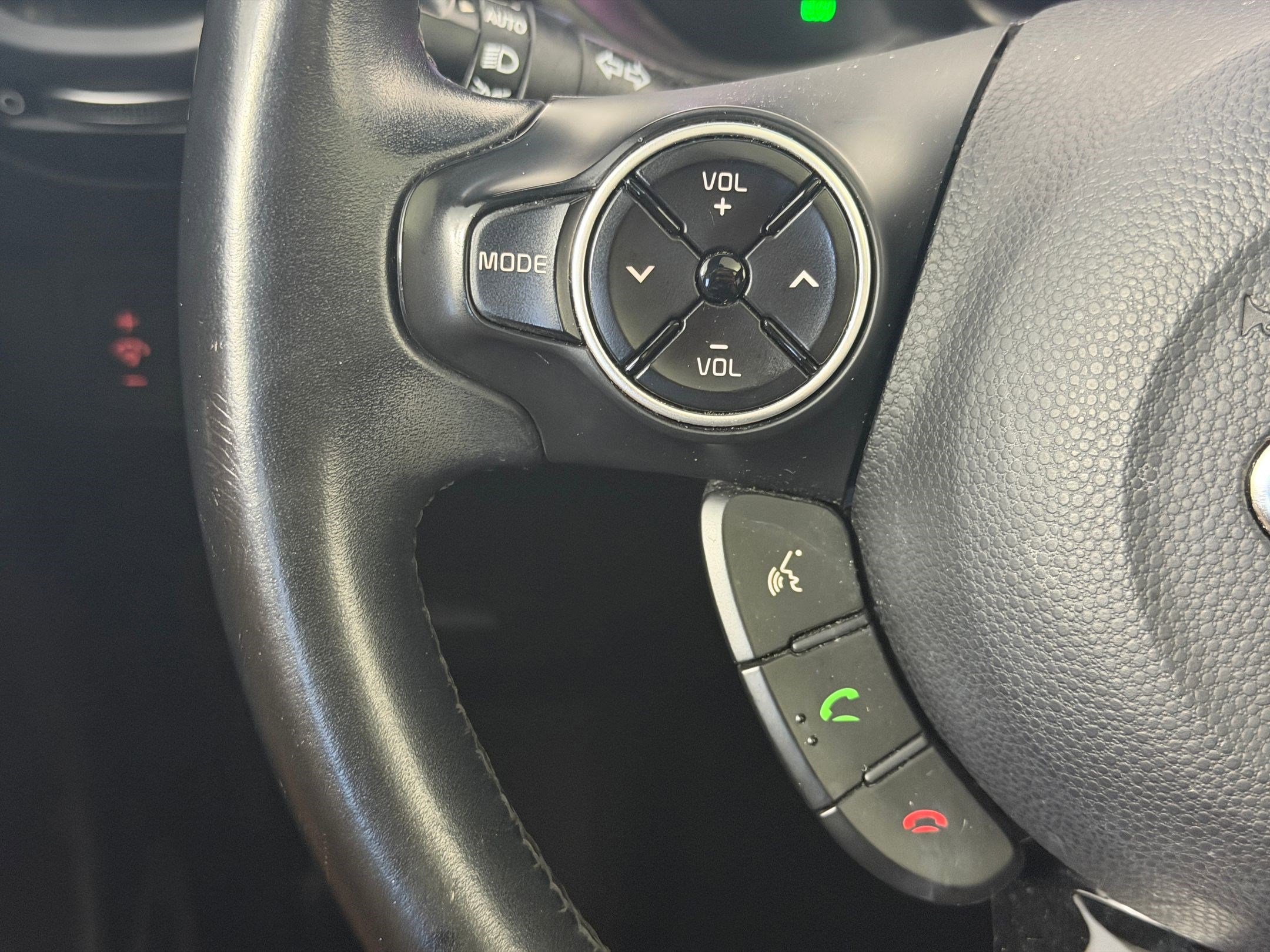 Used 2015 Kia Soul ! w/ Sun & Sound Package FWD image 16