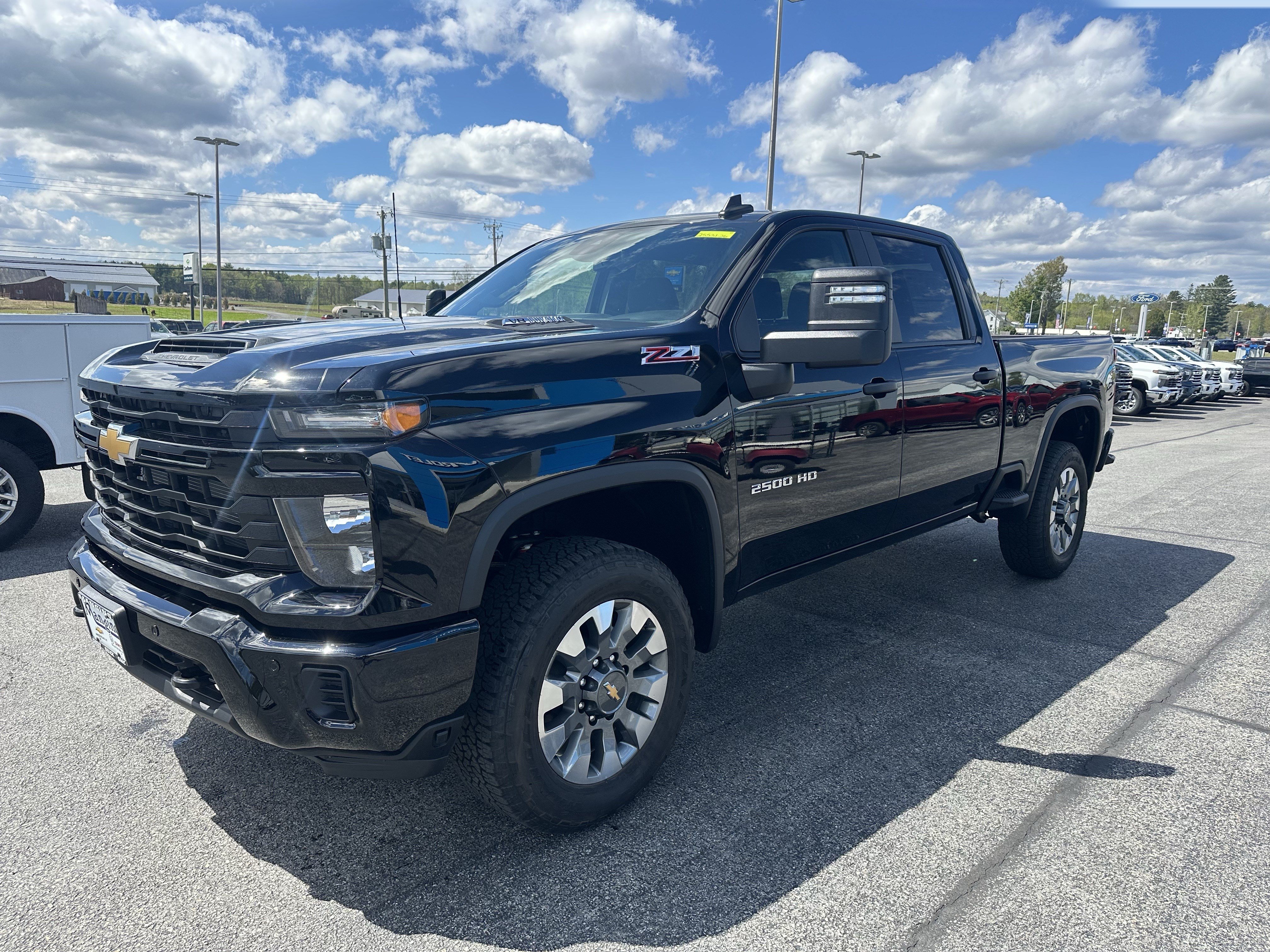 New 2026 Chevrolet Silverado 2500 Custom w/ Custom Value Package AWD/4WD image 3
