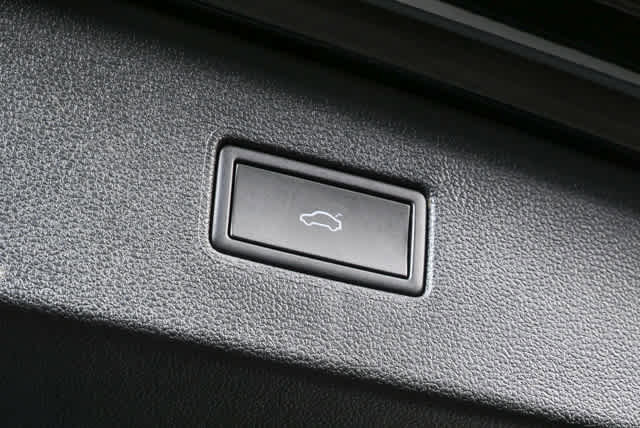 Certified 2024 Volkswagen Tiguan SE FWD image 29