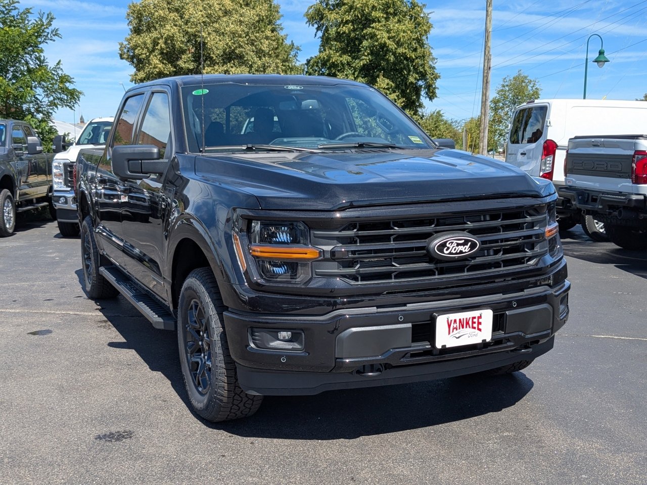 New 2025 Ford F150 XLT w/ Equipment Group 302A MID