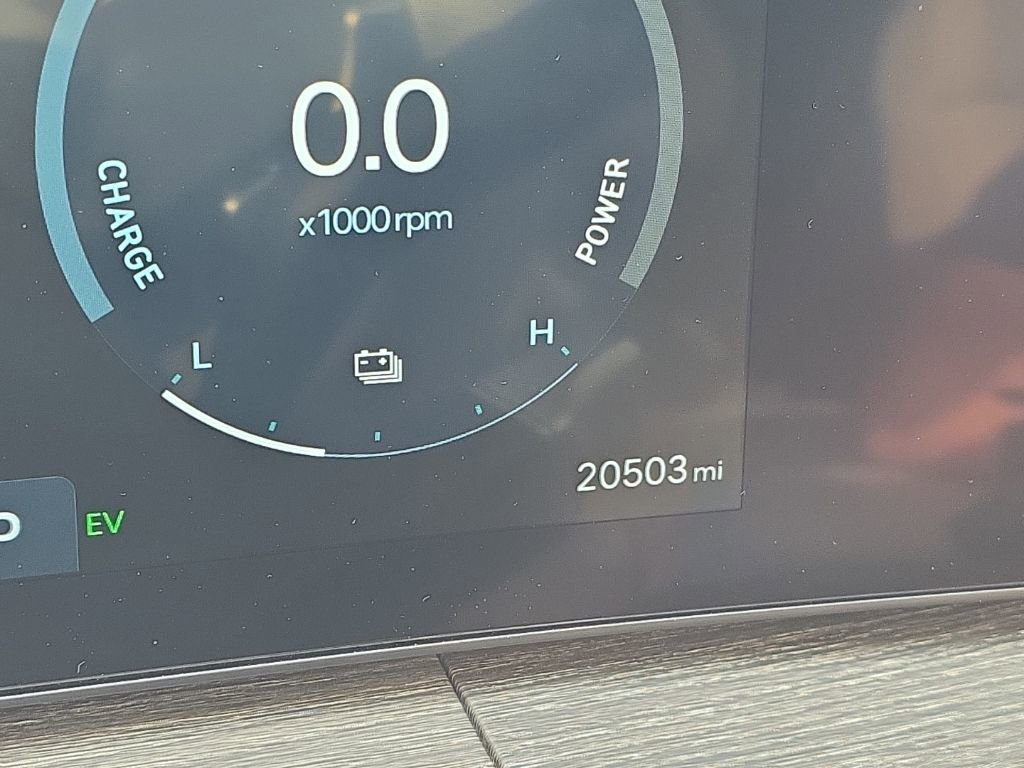 Used 2024 Hyundai Santa Fe Limited image 14