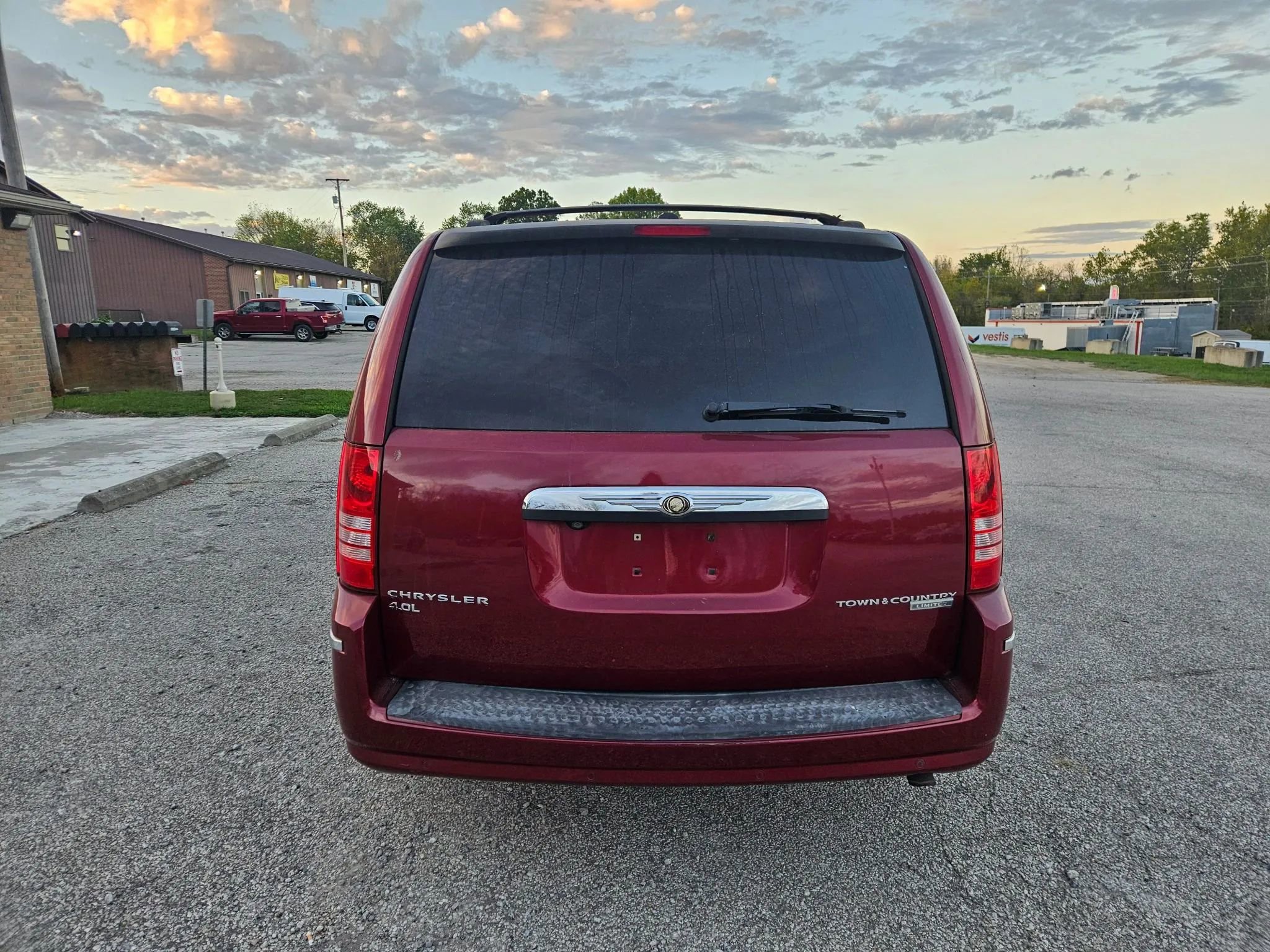 Used 2010 Chrysler Town & Country Limited FWD image 7