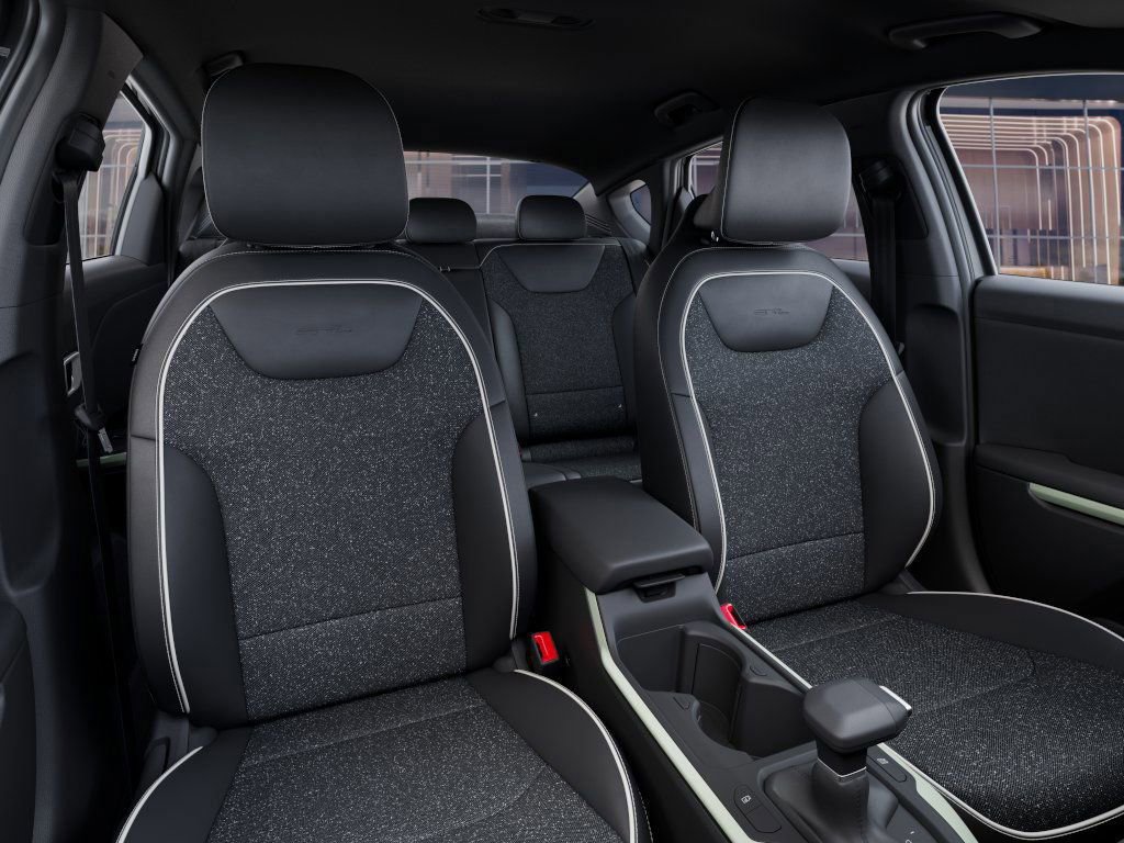 New 2025 Kia K4 GT-Line image 17