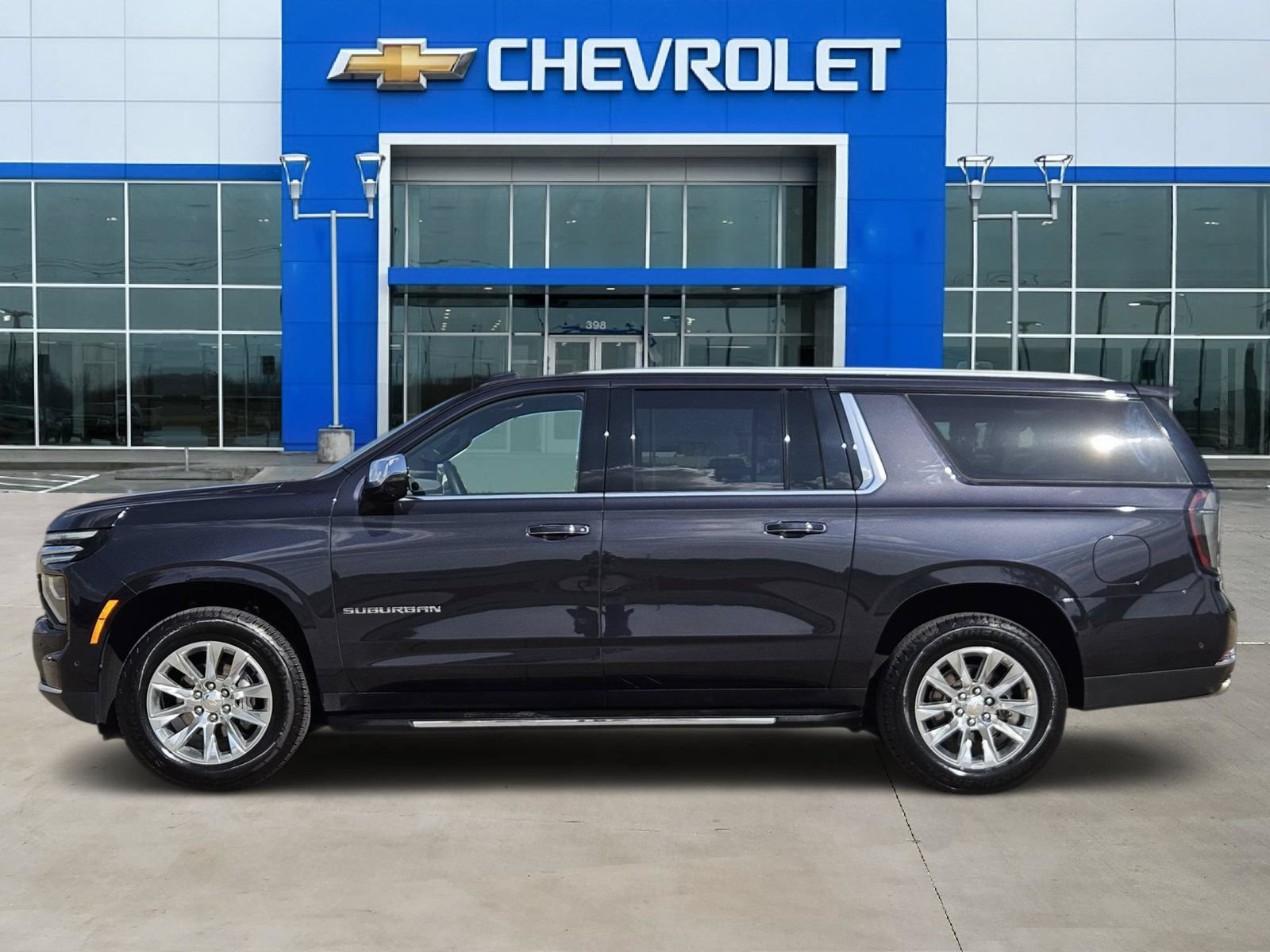 Certified 2025 Chevrolet Suburban Premier AWD/4WD image 3