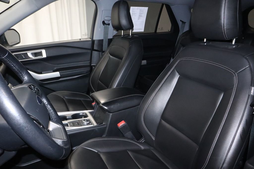 Certified 2022 Ford Explorer XLT w/ Equipment Group 202A image 26