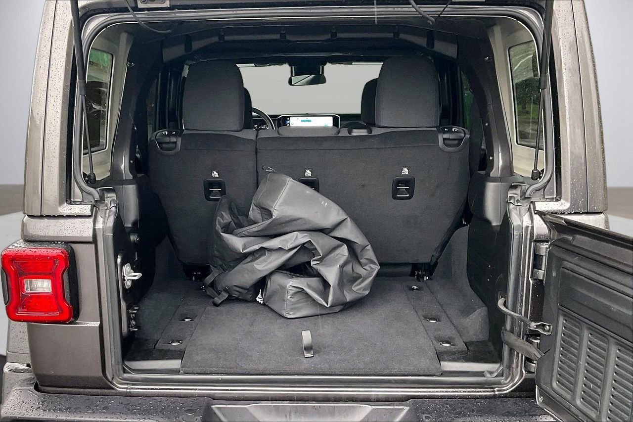 Certified 2025 Jeep Wrangler Unlimited Rubicon w/ Convenience Group image 25