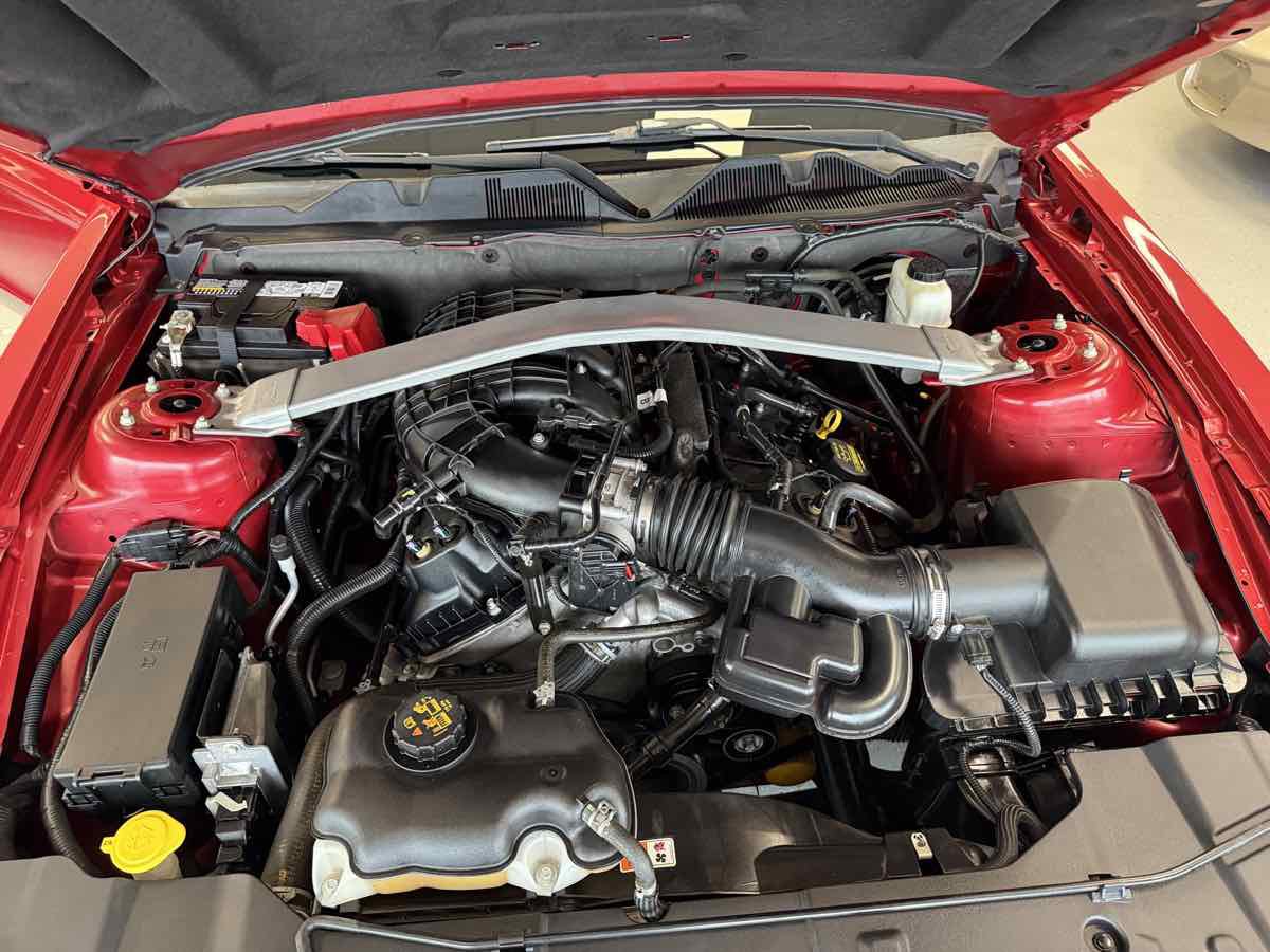 Used 2013 Ford Mustang Premium RWD image 33