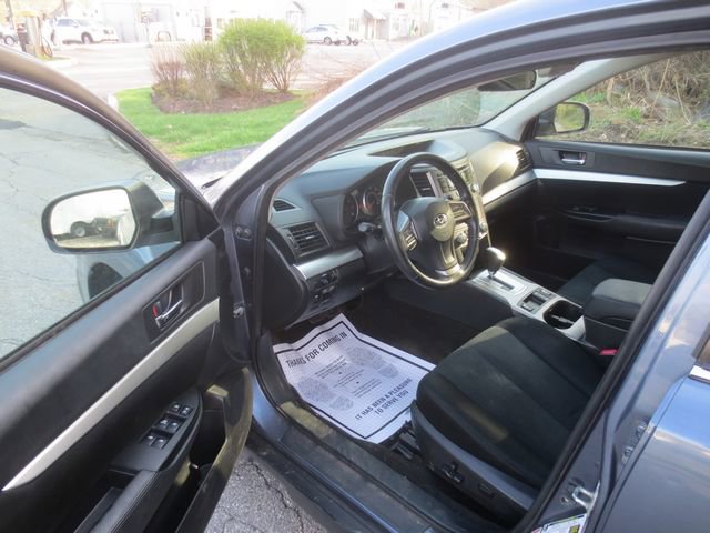 Used 2013 Subaru Outback 2.5i Premium w/ All-Weather Pkg AWD/4WD image 3