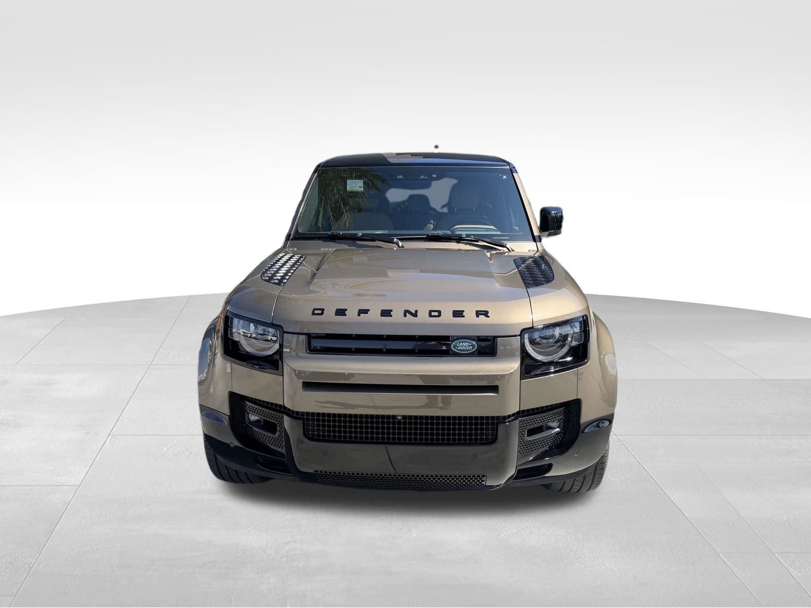Certified 2025 Land Rover Defender 110 X-Dynamic SE AWD/4WD image 2