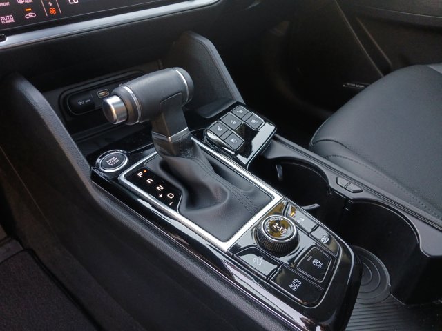 Used 2025 Kia Sportage SX image 25