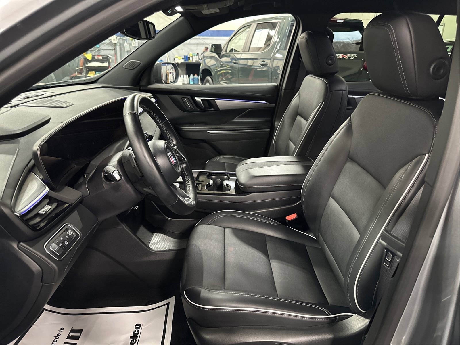 Certified 2025 Buick Enclave Preferred AWD/4WD image 9