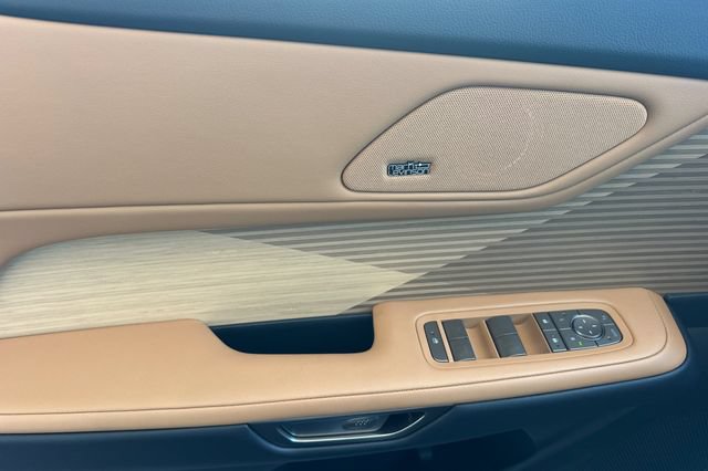 New 2026 Lexus ES 350e FWD image 9
