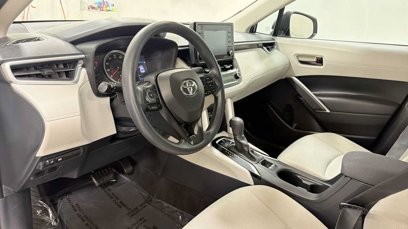 Certified 2022 Toyota Corolla Cross L FWD image 12