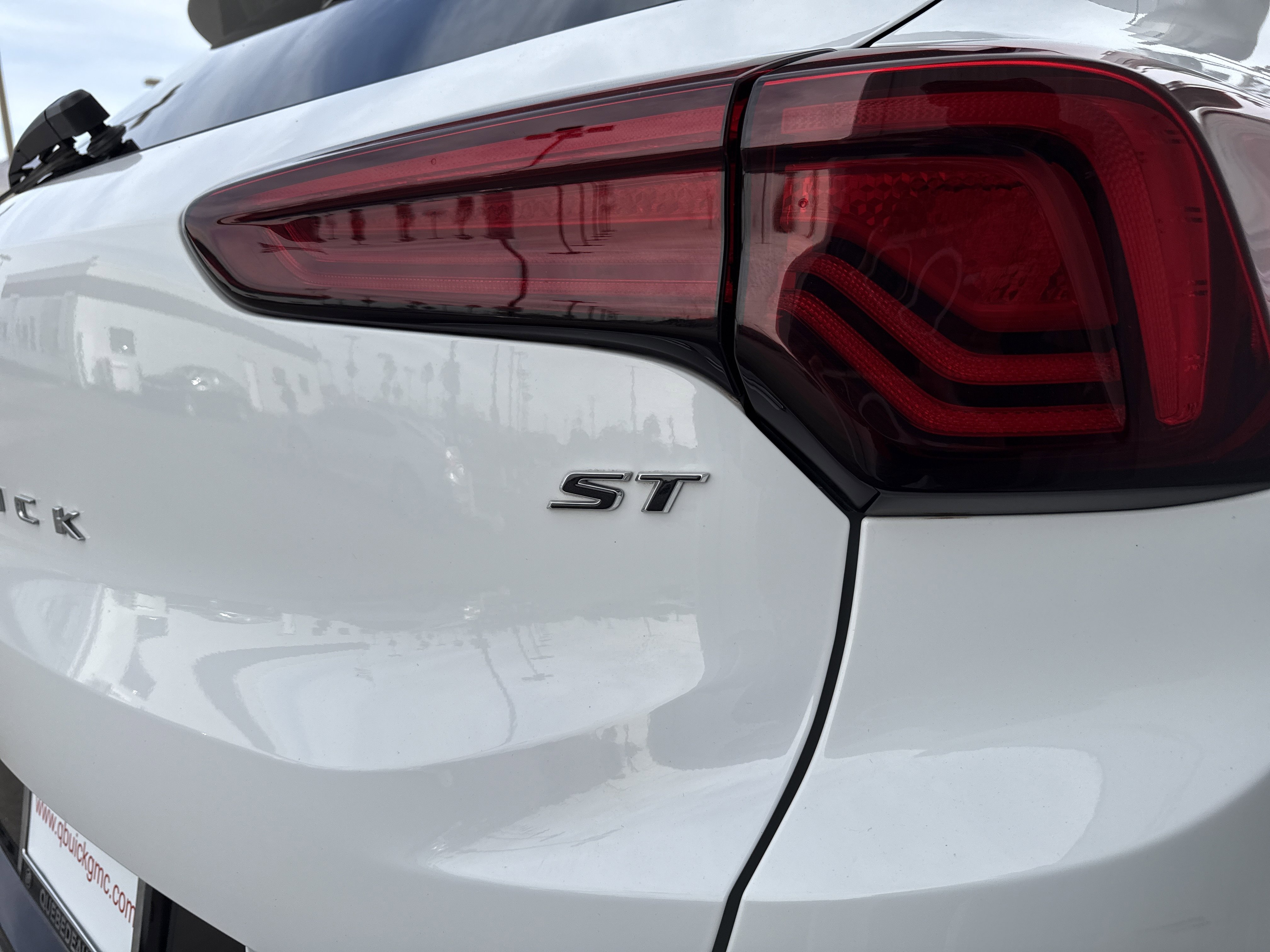 Used 2024 Buick Encore GX Sport Touring image 10