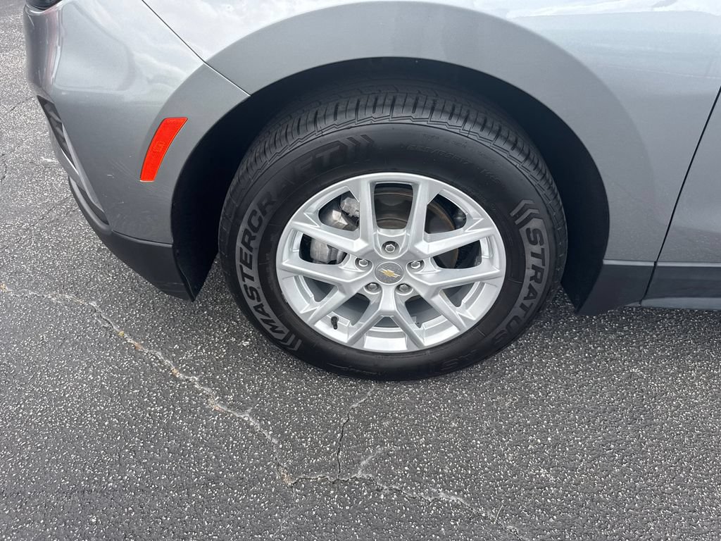 Used 2023 Chevrolet Equinox LT FWD image 12