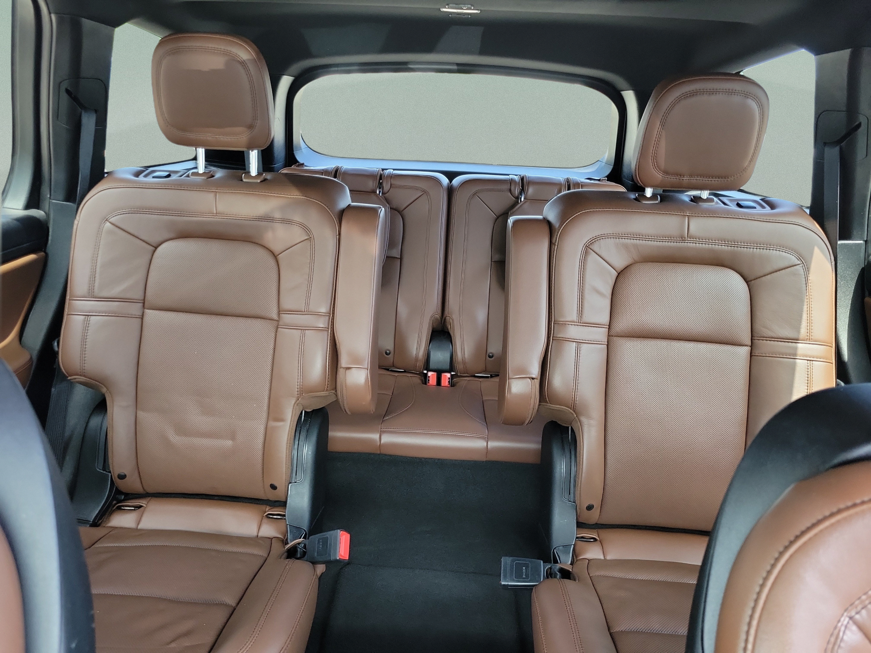 Used 2023 Lincoln Aviator Reserve w/ Equipment Group 201A RWD image 9