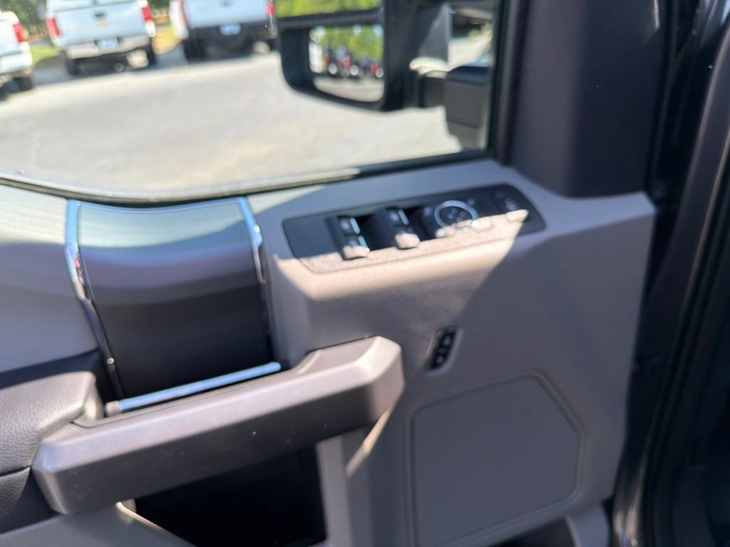 Used 2022 Ford F250 XLT w/ Black Appearance Package AWD/4WD image 8