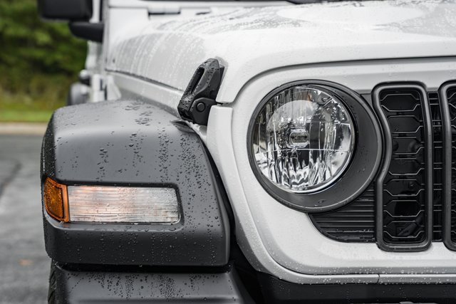 Used 2024 Jeep Wrangler Sport S image 22