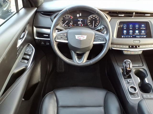Used 2023 Cadillac XT4 Premium Luxury w/ Cold Weather Package image 15
