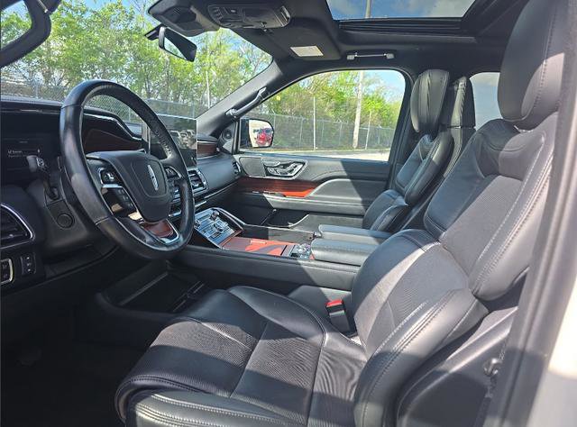 Used 2024 Lincoln Navigator L Reserve AWD/4WD image 2