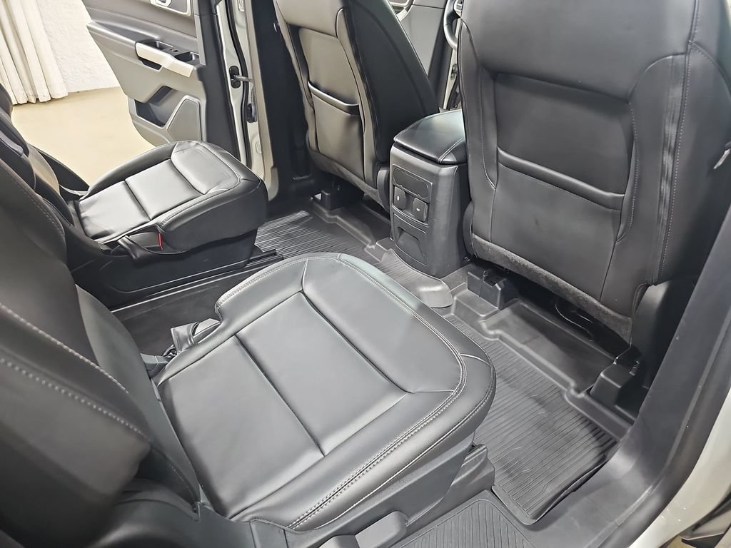 Used 2023 Ford Explorer XLT w/ Equipment Group 202A AWD/4WD image 14