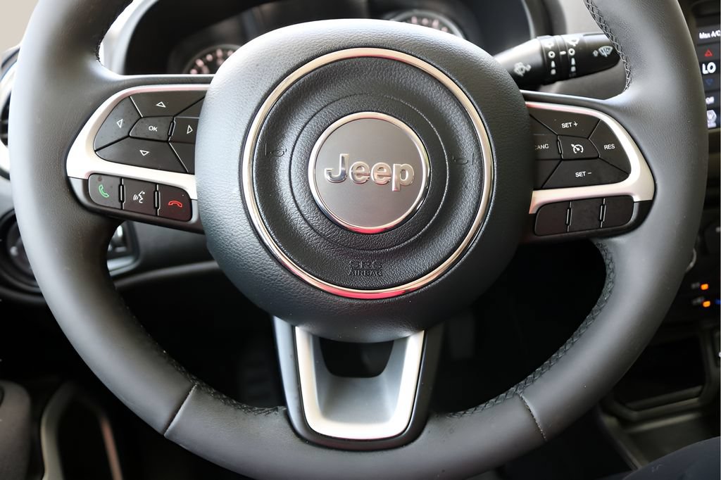 Used 2021 Jeep Renegade Latitude FWD image 20