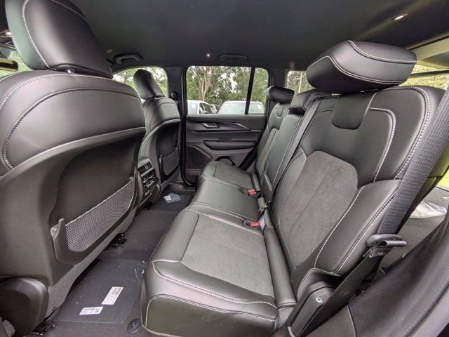 New 2025 Jeep Grand Cherokee Altitude AWD/4WD image 12